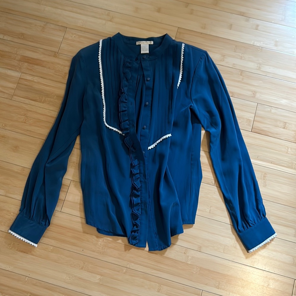 Gold Hawk silk blouse NWOT